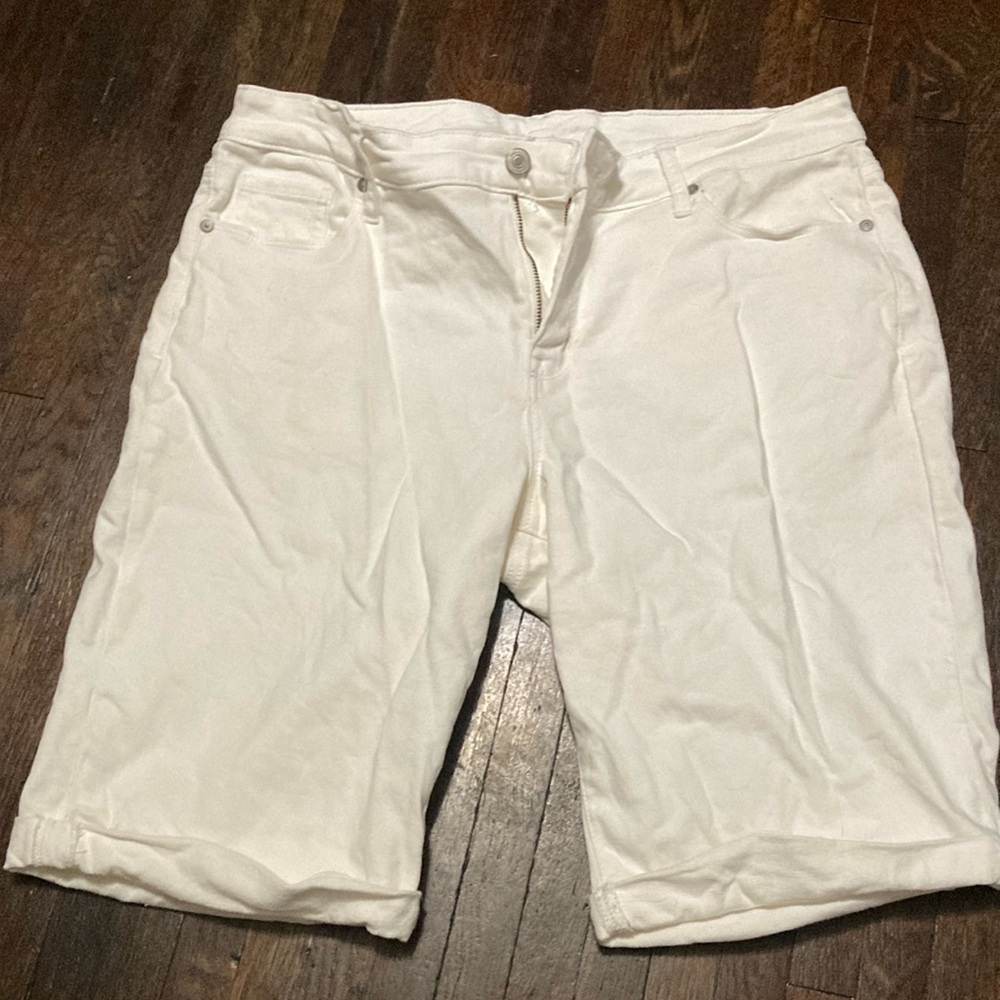 Bermuda Size 14 - Picture 1 of 5